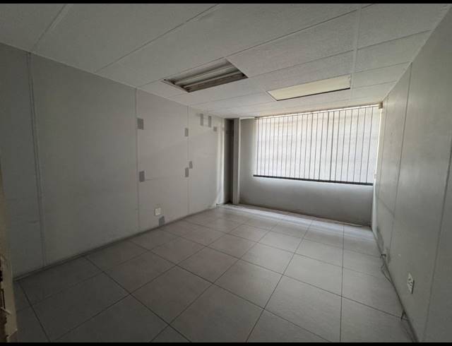 2,299M² WAREHOUSE TO LET IN ROBERTVILLE